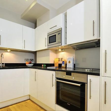 Entire London Studio With Kitchenette 아파트 외부 사진